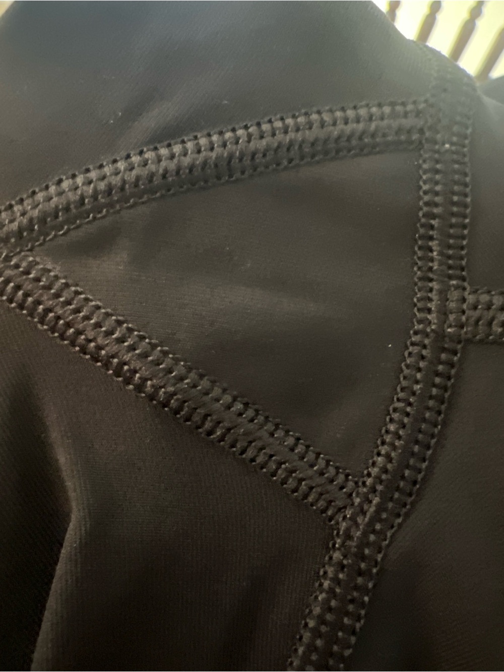 #192 Lululemon Speed Up Crop (21") Black Sz 2 EUC - Picture 5 of 5